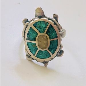 Size 7 sterling silver and turquoise turtle ring